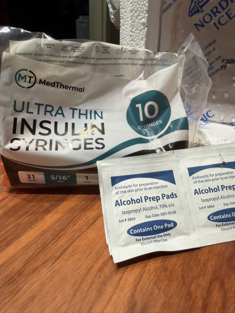 MedThermal ultra thin insulin syringes, 31 gauge, 5/16 inch, 1 mL, with alcohol prep pads from the Amble shipment