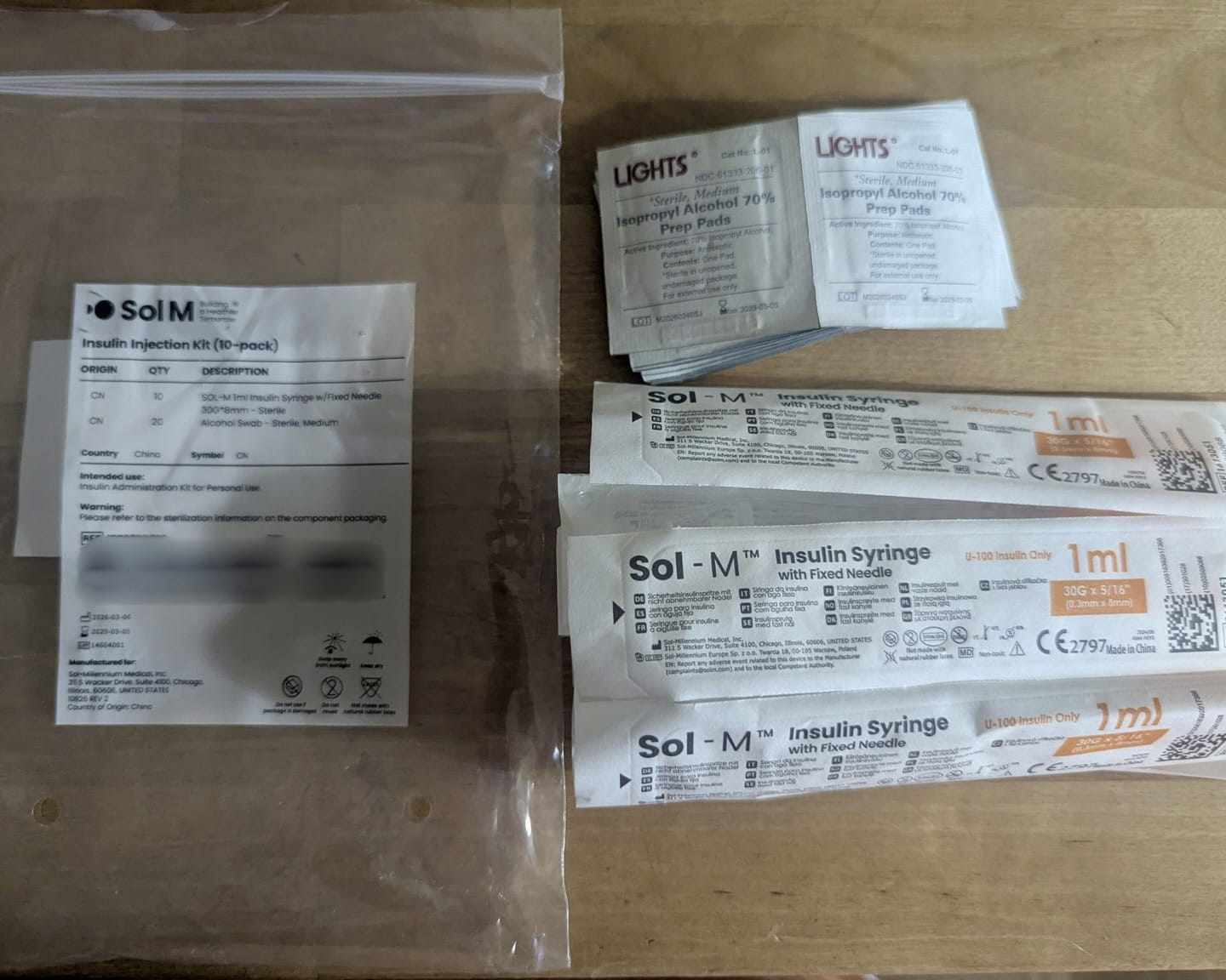 Ivim Health injection kit: Sol-M 1 mL insulin syringes with 30 gauge 5/16 inch fixed needles and Lights 70% isopropyl alcohol prep pads
